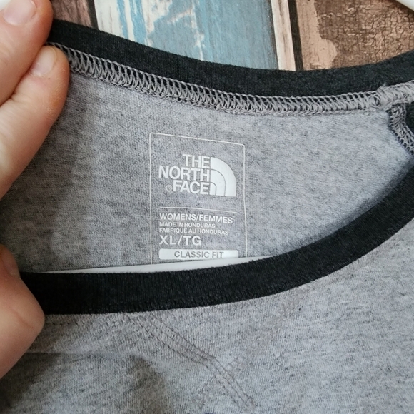 The North Face Adventure Awaits Top - Picture 3 of 3